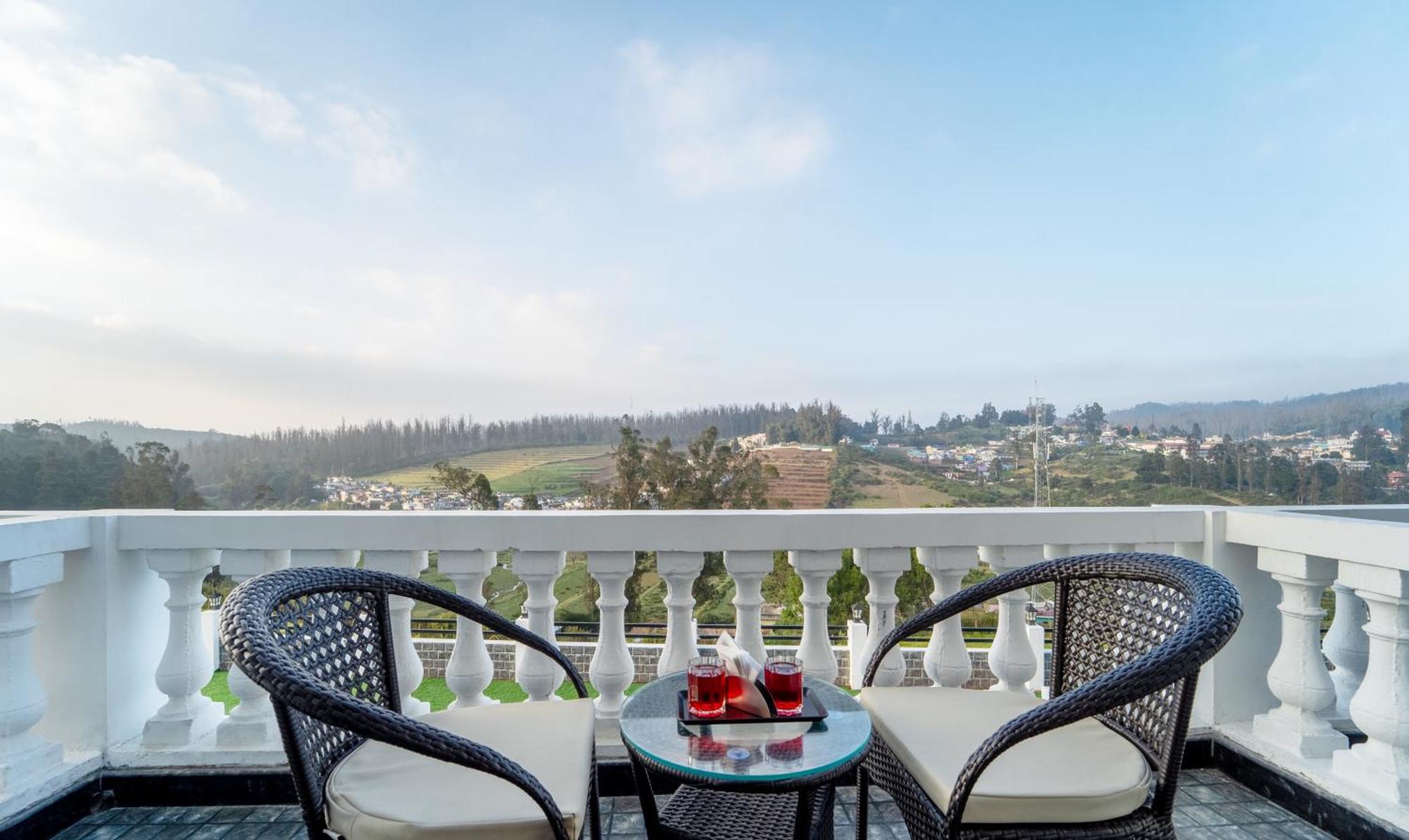 Treebo Skydale Premium Suites, 1500 Mtrs From Ooty Lake Ngoại thất bức ảnh